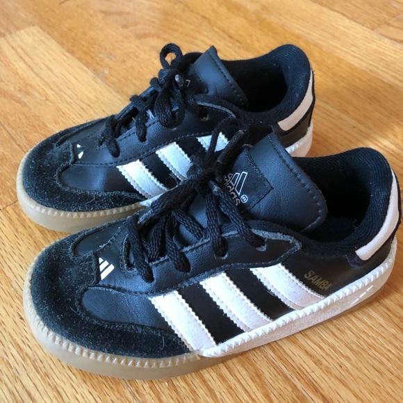 Le Adidas Boys Numero 9 Sambas Poshmark Le Adidas Boys Numero 9 Sambas Poshmark